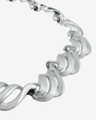 C.1960, CORO Wavy Link Chain Design Necklace – Elegant Style.