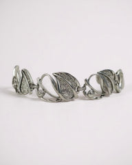 c.1960, Sarah Coventry Modernist Leaf Bracelet – Silver Tone
