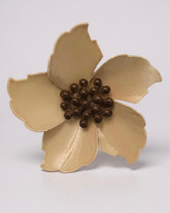 Vintage Enamel Petal Brooch – Mid-Century Floral Elegance Beige & Brown