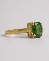 Exquisite Oval Green Tourmaline & 18K Gold Ring - Size 7 US
