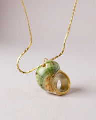Exquisite Vintage Green Nautilus Shell & Gold Toned Necklace Pendant