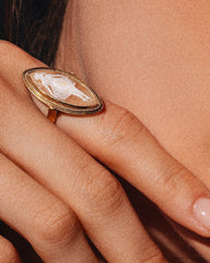 Exquisite Antique 1930s Hand-Carved Natural Shell Cameo Ring - Solid 14ct Gold