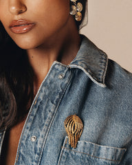 c.1970, Sarah Coventry Willow Dangle Brooch – Gold-Plated Textured Motion Pin, Unisex