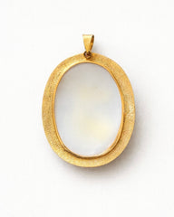 Rare Antique Hand-Carved Shell Cameo Pendant Mid-19th Century Cameo in a Later 21k Gold Frame