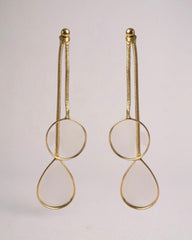 Compelling Vintage Gold Toned Dangle Drop Earrings